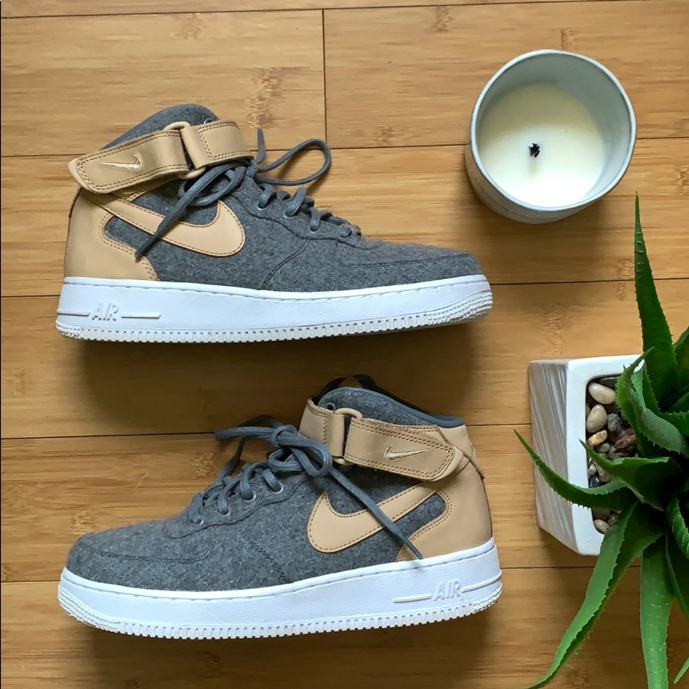 Nike WMNS Air Force 1 07 Mid Leather Premium Wool
